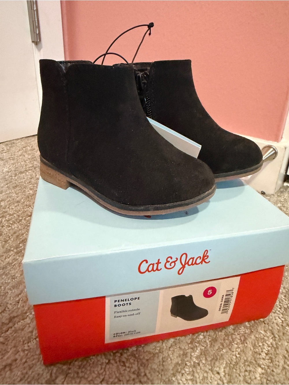 Cat & Jack Black Girls' Penelope Ankle Boots